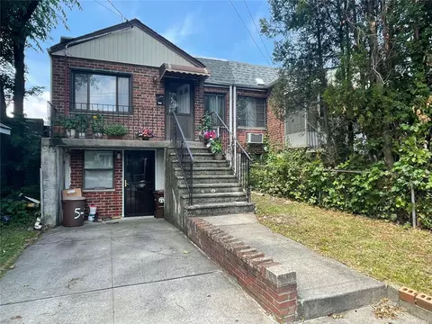 520 College Point Blvd, Flushing, NY 11355