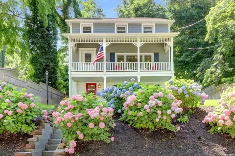 209 Beach St, Port Jefferson, NY 11777