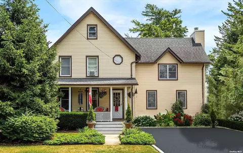 38 Mckinney Ave, Northport, NY 11768