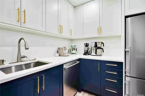 4-74 48th Ave #6L, Long Island City, NY 11109