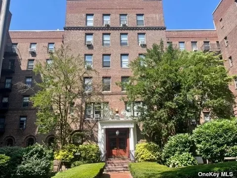 83-80 118 St #6L, Kew Gardens, NY 11415