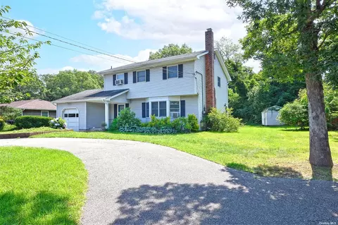 45 Nichols Rd, Nesconset, NY 11767