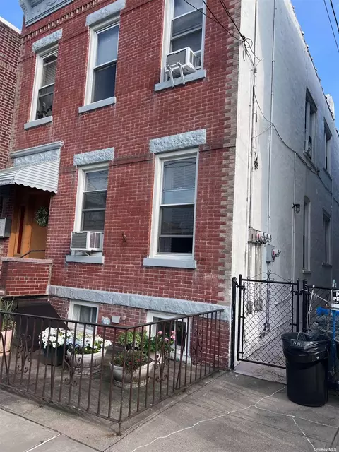 76-10 68th Ave, Flushing, NY 11379