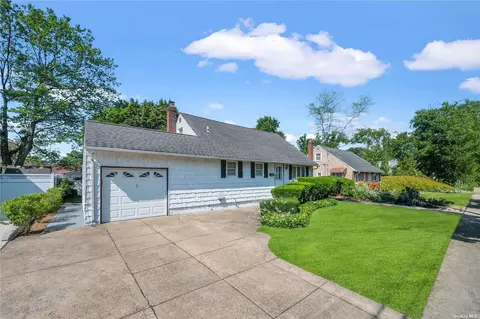 254 Meyer Ave, Valley Stream, NY 11580