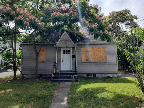42 N 16 St, Wyandanch, NY 11798