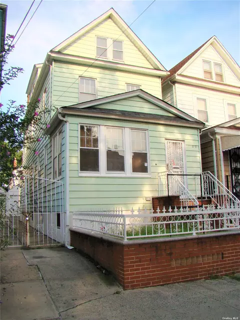 37-27 92nd St, Jackson Heights, NY 11372