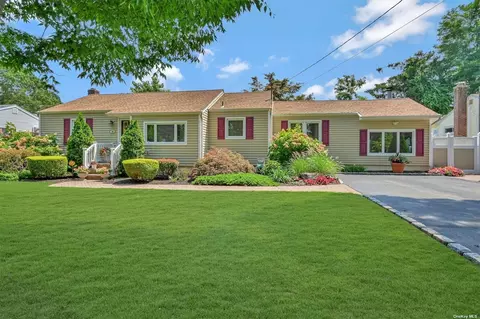 10 Allerton Ave, East Northport, NY 11731