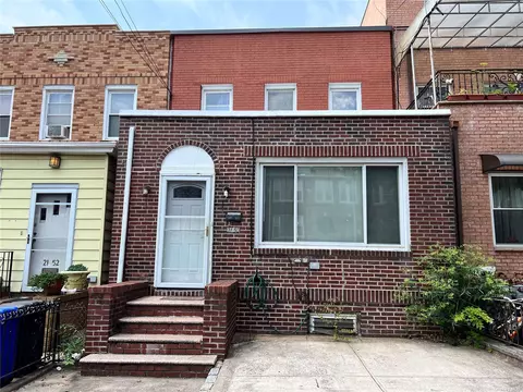 21-50 45th St, Astoria, NY 11105