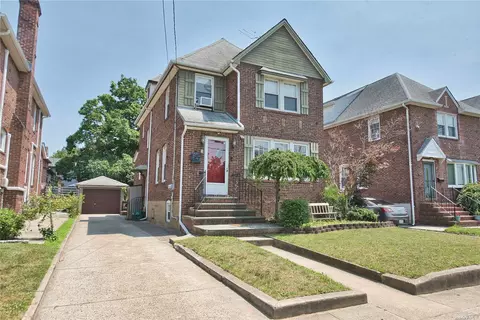 65 Bixley Heath, Lynbrook, NY 11563