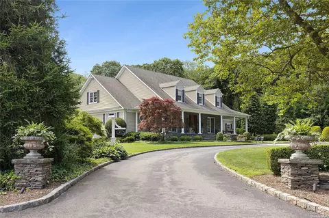 93 Mccouns Ln, Old Brookville, NY 11545