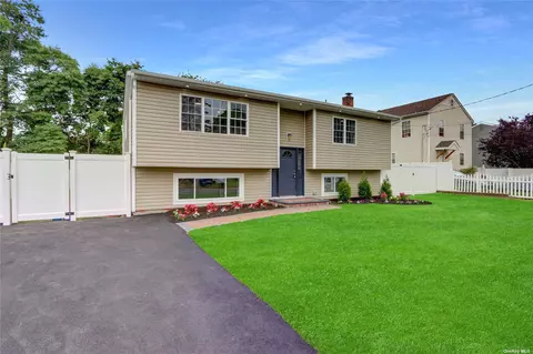 46 S 22nd St, Wyandanch, NY 11798
