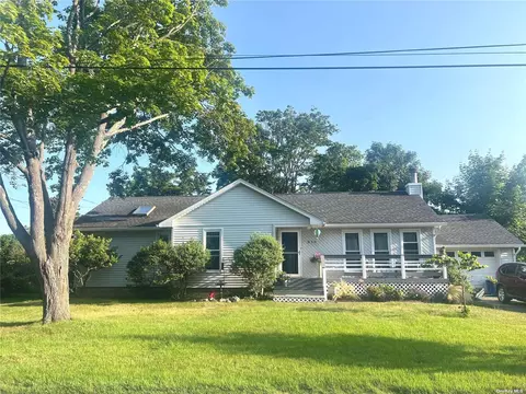 219 Elm Rd W, Mastic Beach, NY 11951