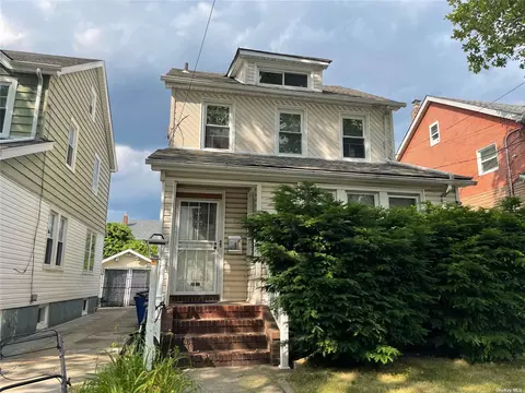 240-25 144th Ave, Rosedale, NY 11422