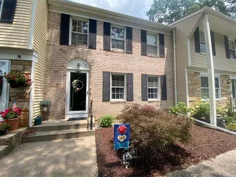 7 Harrison Cmns #7, Yaphank, NY 11980