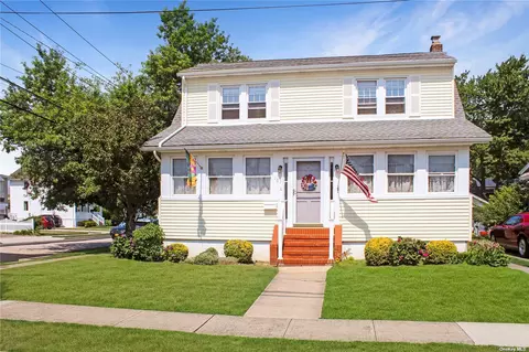 101 Baisley Ave, East Rockaway, NY 11518