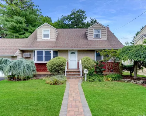 1685 Baker Ave, Merrick, NY 11566