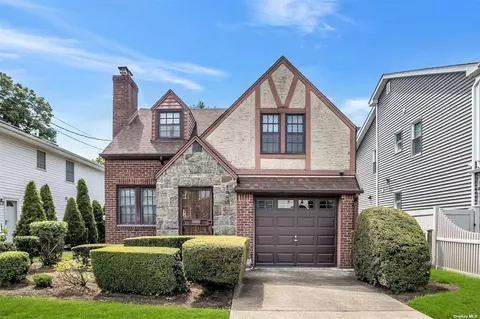 59 Poppy Ave, Franklin Square, NY 11010