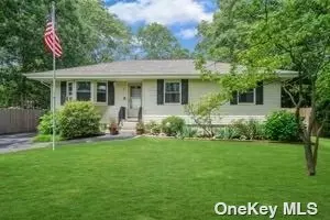 9 Brandywine Dr, Mastic, NY 11950