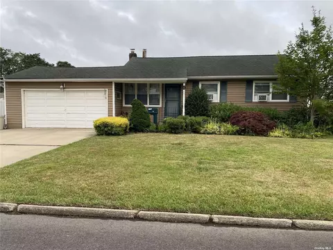 12 Dollard Dr, North Babylon, NY 11703