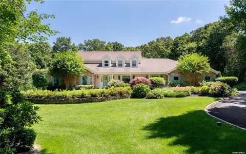 2791 N Wading River Rd, Wading River, NY 11792