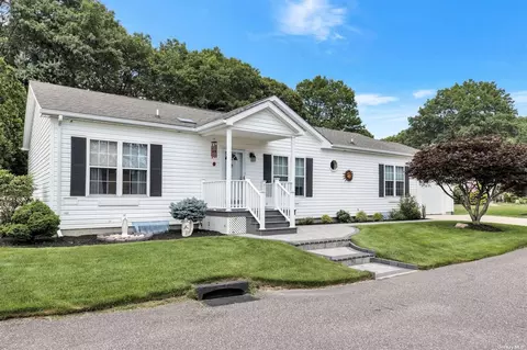 1407-117 Middle Rd, Calverton, NY 11933