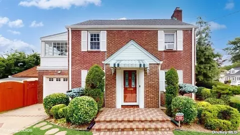 247 Crowell St, Hempstead, NY 11550