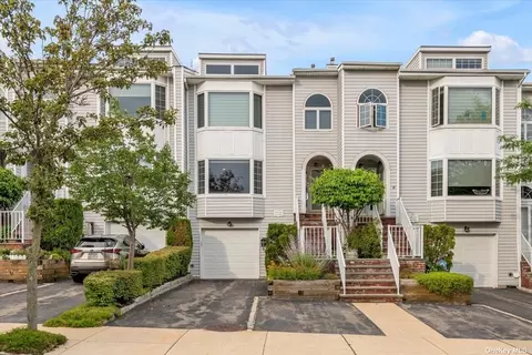 241-84 A Oak Park Dr #A, Douglaston, NY 11362