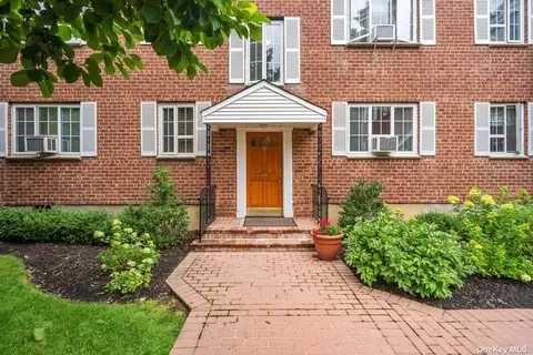 19 Nathan Hale Dr #41A, Huntington, NY 11743