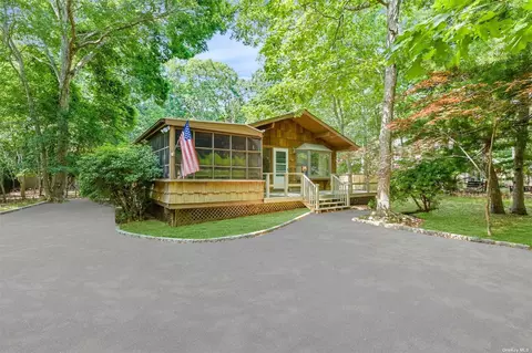 62 Waterhole Rd, East Hampton, NY 11937