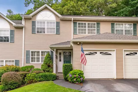 6 Springwood Ln #6, Huntington, NY 11743
