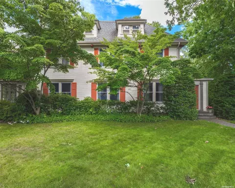 15 Terrell Ave, Rockville Centre, NY 11570