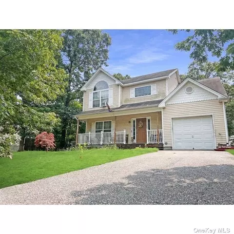 124 Main Ave, Mastic, NY 11950