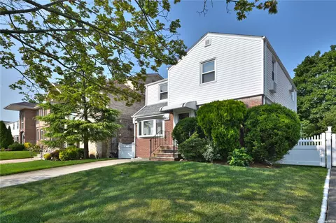 80-57 209th St, Queens Village, NY 11427