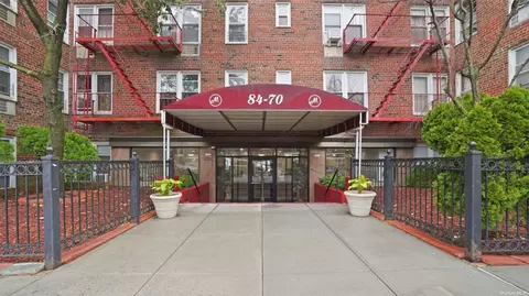 84-70 129th St #5C, Kew Gardens, NY 11415