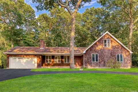 1565 Brigantine Dr, Southold, NY 11971