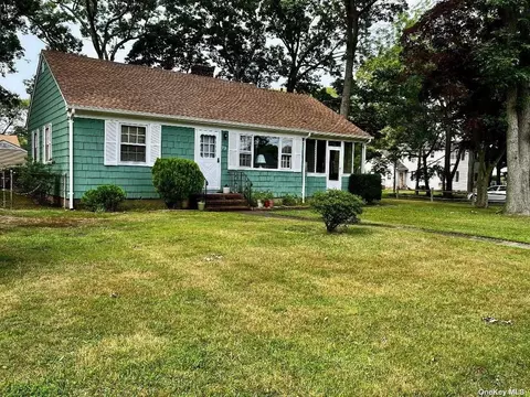 73 Washington Ave, Port Jefferson Station, NY 11776