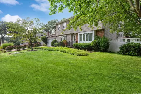 80 Court St, West Babylon, NY 11704
