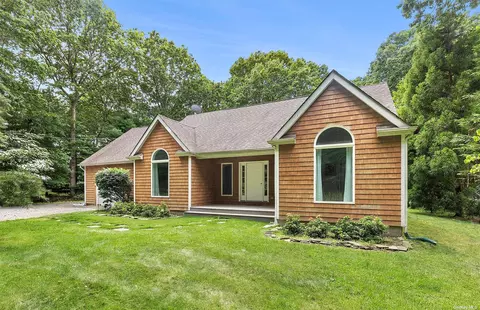 46 Royal St, East Hampton, NY 11937