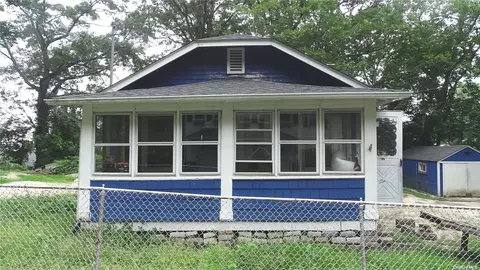 10 Beverly Rd, Glen Cove, NY 11542
