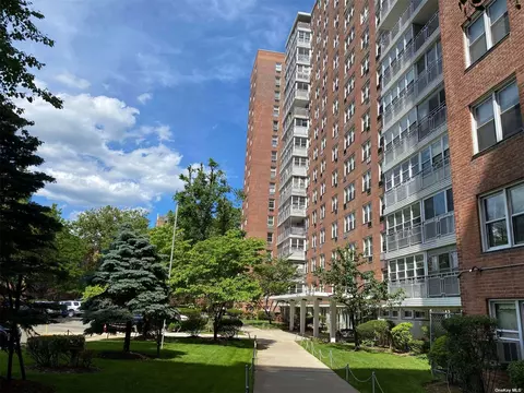 43-10 Kissena Blvd #3C, Flushing, NY 11355
