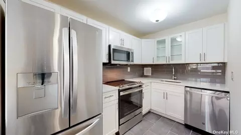 166-31 9th Ave #2C, Beechhurst, NY 11357