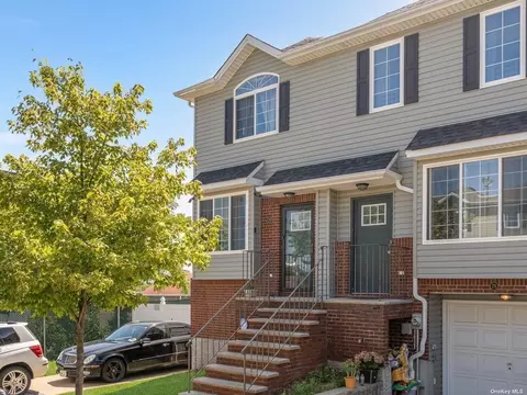 30 Chianti Ct, Staten Island, NY 10304
