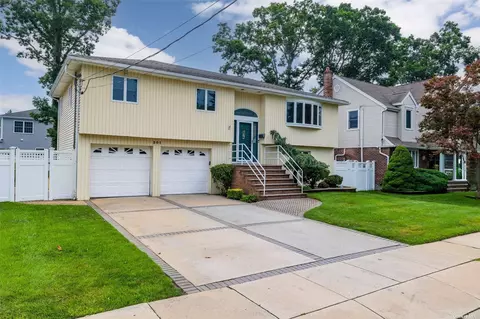 201 Boston Ave, Massapequa, NY 11758
