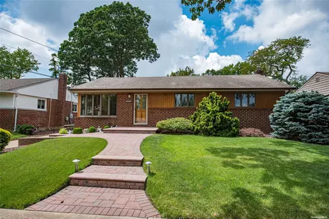 594 David St, West Hempstead, NY 11552