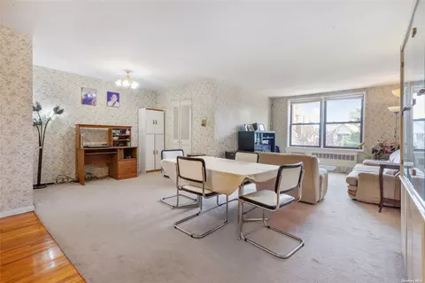 599 E 7th St #3A, Brooklyn, NY 11218