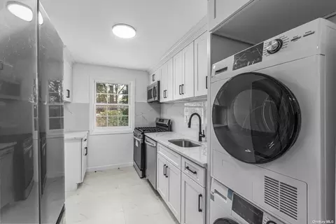 67-74 223rd Pl #1A, Bayside, NY 11364
