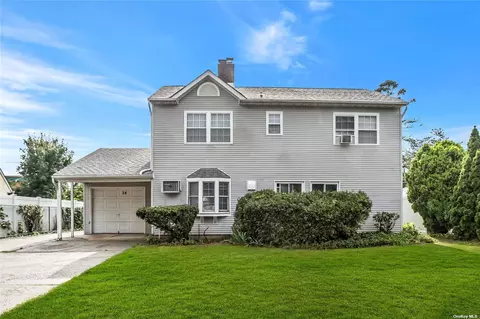 38 Old Hill Ln, Levittown, NY 11756