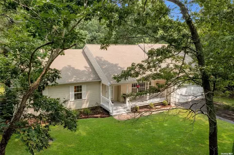 54 Carmen View Dr, Shirley, NY 11967
