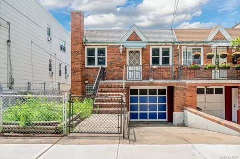 72-20 73rd St, Glendale, NY 11385