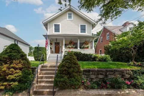 9 Neulist Ave, Port Washington, NY 11050